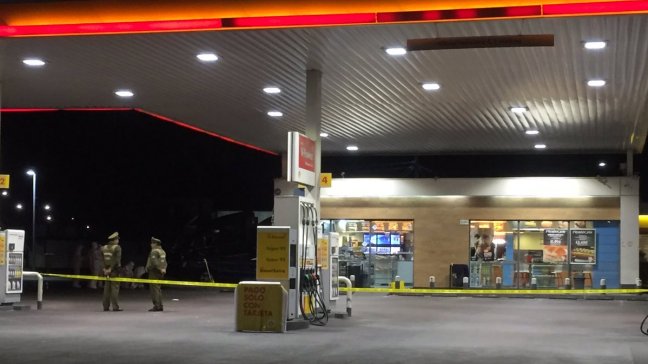 Carabineros de civil lograron frustrar robo a servicentro en San Bernardo