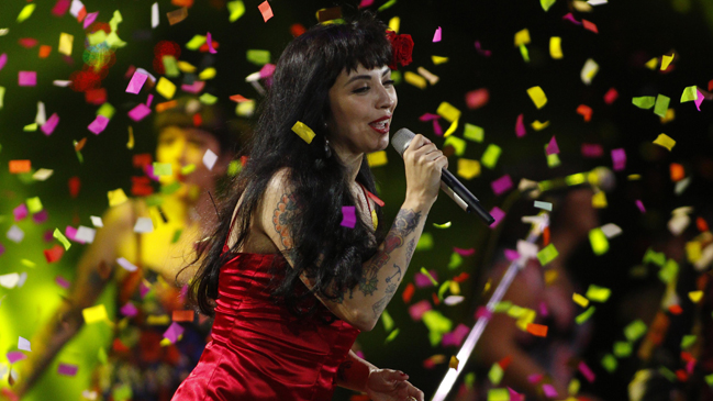 Mon Laferte compartirá escenario con The Who, Gorillaz y Metallica