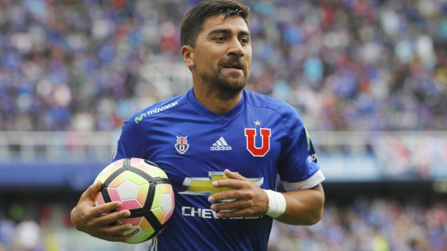 David Pizarro: Los clásicos son especiales y más que usar táctica hay que ganarlos con orgullo