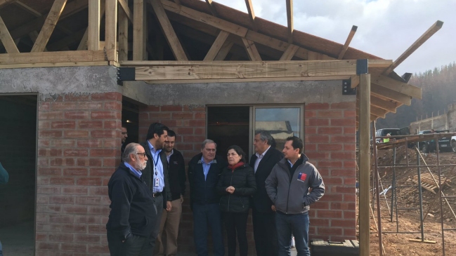 Construcción de la primera vivienda definitiva en Santa Olga avanza a paso firme