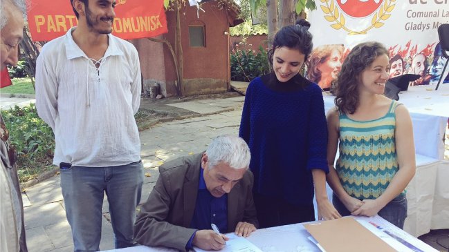 Felo firmó por el Partido Comunista