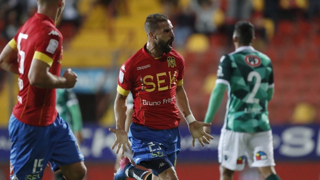 Unión Española venció a S. Wanderers y se metió en la disputa por el título del Clausura