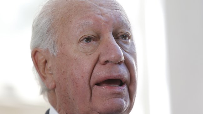 Ricardo Lagos bajó su candidatura presidencial tras apoyo PS a Guillier