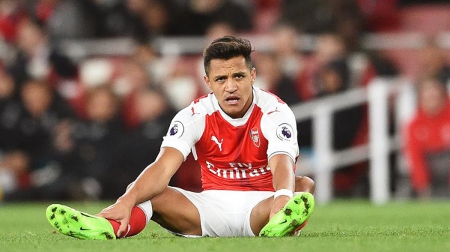 Ex seleccionado inglés criticó con rudeza a Alexis: Juega para escapar de Arsenal