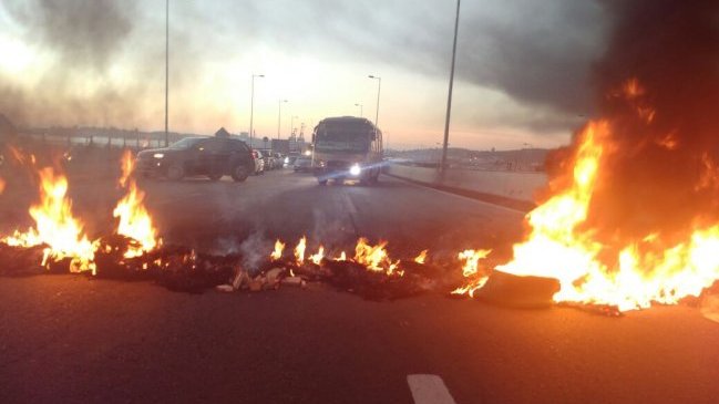 Pescadores artesanales de Coronel cortaron el tránsito en ruta a Concepción