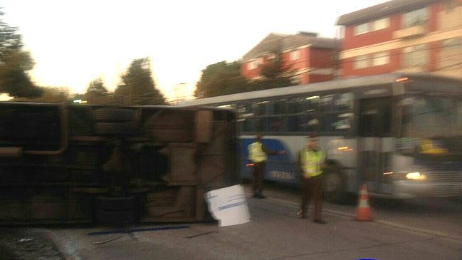 Bus volcó en Hualpén: 13 personas heridas