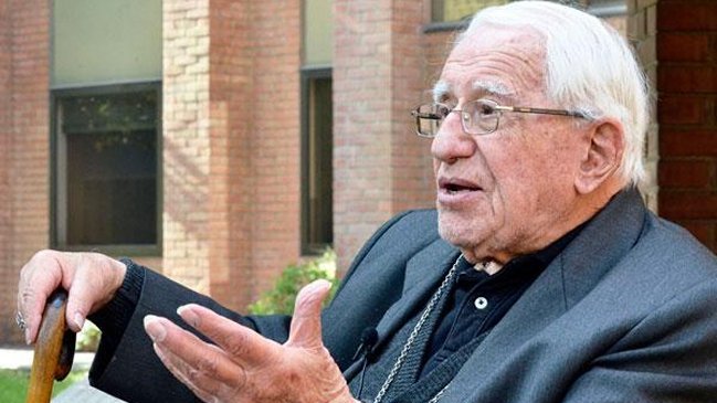 Tío sacerdote de Piñera: 