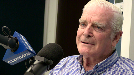   Padre Puga emocionado hasta las lágrimas: No soy ninguna vedette ni un mito, esta Iglesia me parió 