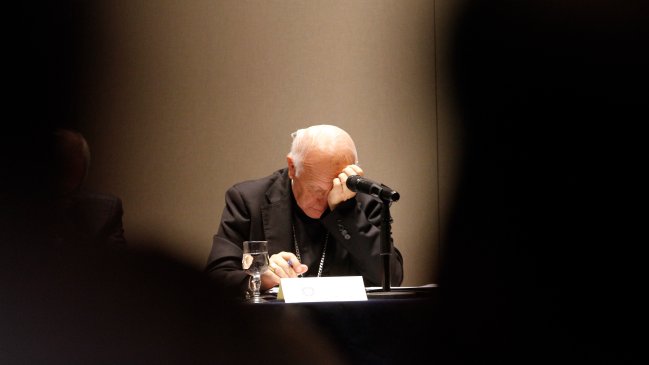 Hombre demandó al Arzobispado: Denuncia violación de sacerdote que sufría de sida