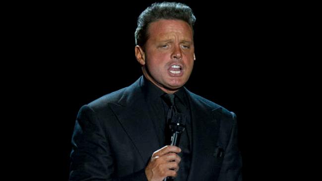 Emiten orden de arresto contra Luis Miguel