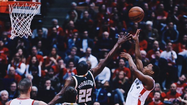 Kyle Lowry guió triunfo de Toronto Raptors para igualar serie ante Milwaukee Bucks