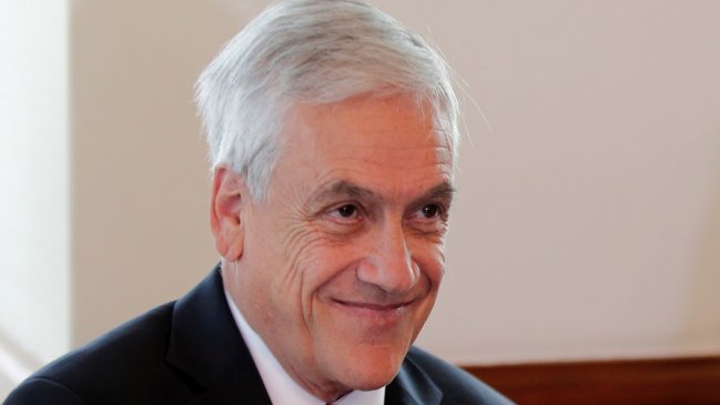 Carabineros detuvo a joven que intentó escupir a Sebastián Piñera en Arica