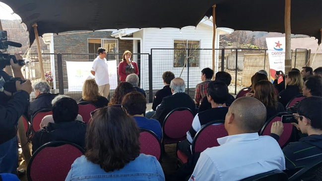 Desafío Levantemos Chile entregó primera casa definitiva de Santa Olga tras incendios