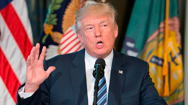 Gobierno de Trump da un ultimátum a ciudades que protegen a indocumentados