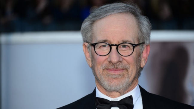 Spielberg defiende la experiencia de acudir a las salas de cine