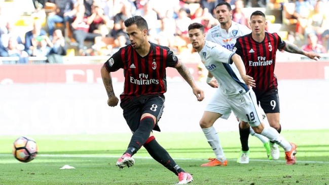 Matías Fernández jugó en caída de AC Milan como local ante Empoli por la Serie A