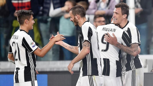 Juventus goleó a Genoa y se encamina al sexto Scudetto consecutivo