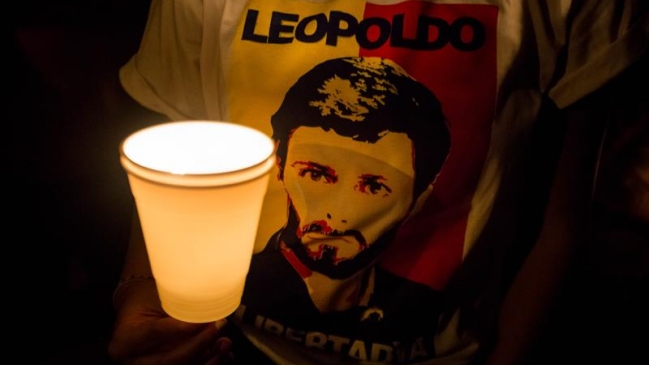 Lilian Tintori denunció que Leopoldo López lleva un mes aislado