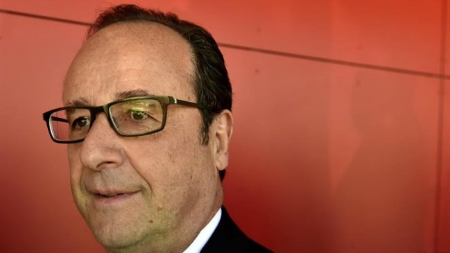 Hollande pidió votar por Macron frente a la división que representa Le Pen