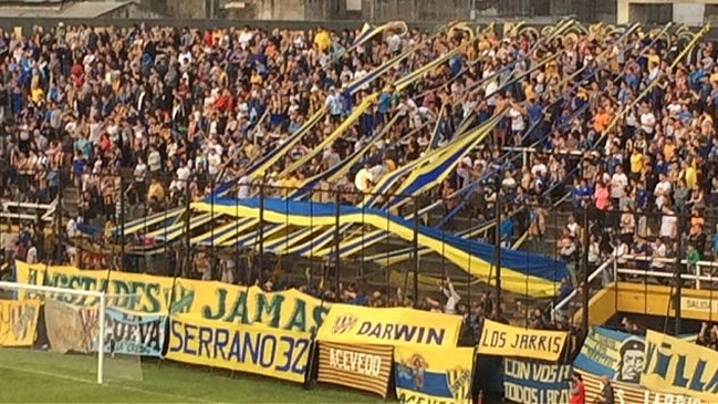 Hinchas agredieron a jugadores de club argentino de Tercera División