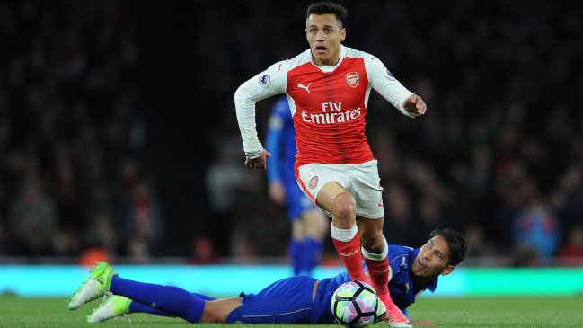 Arsenal venció con lo justo a Leicester y se ilusiona con clasificar a Champions League