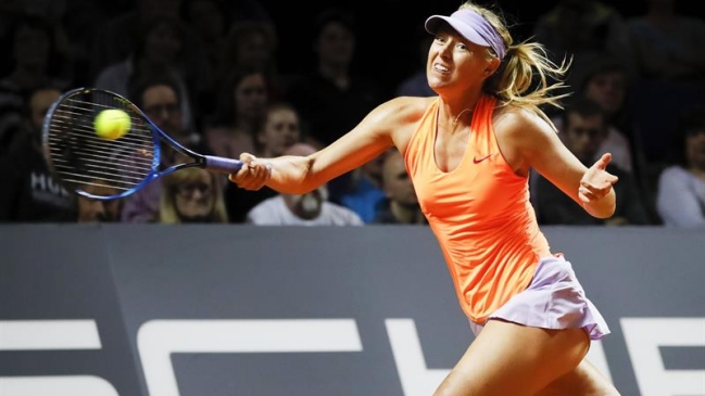 Maria Sharapova dio otro paso ganador en su regreso al circuito en Stuttgart