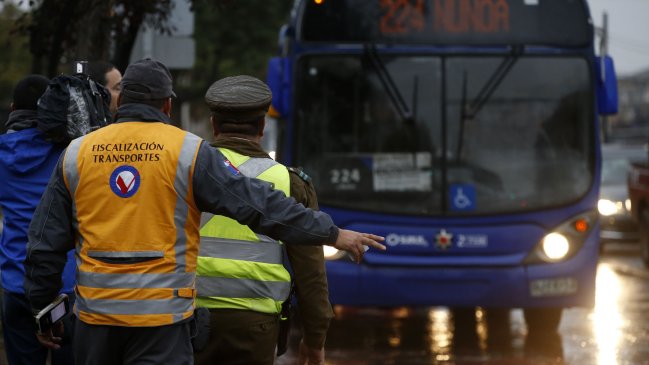 Transantiago deberá incorporar personal antievasión al interior de buses