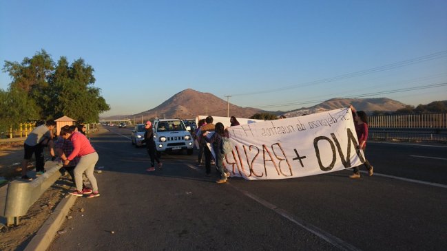 Vecinos de Tiltil cortaron Ruta 5 Norte para protestar por relleno sanitario