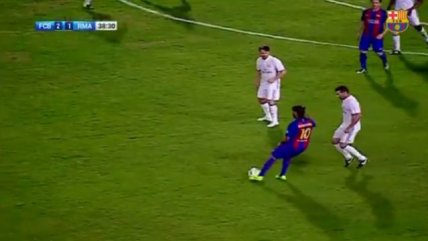 Ronaldinho repartió magia en duelo de leyendas de FC Barcelona y Real Madrid