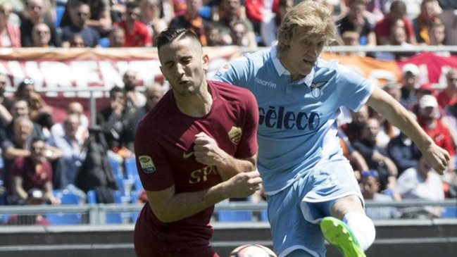 AS Roma cayó ante Lazio en el clásico de la capital y se alejó de Juventus en Italia