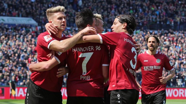 Hannover de Miiko Albornoz sigue en carrera por ascender a la Bundesliga alemana