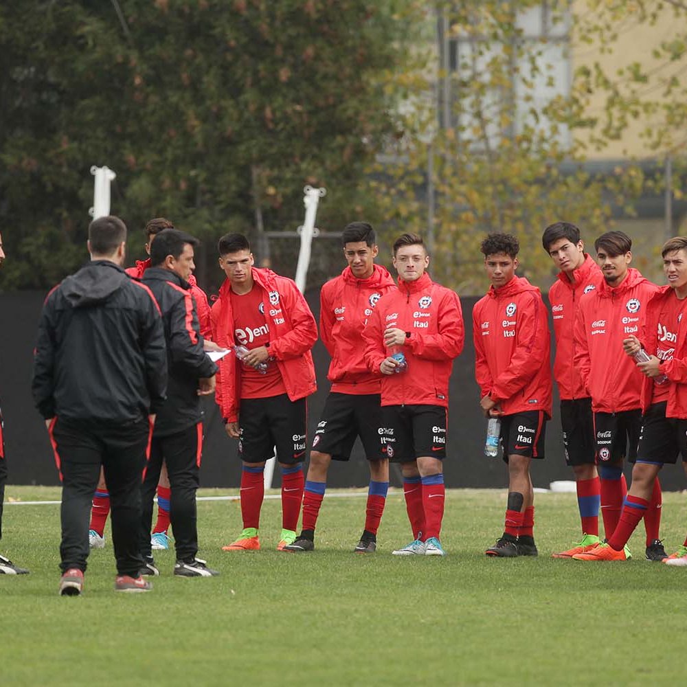 La selección chilena sub 17 inició entrenamientos para el Mundial de India