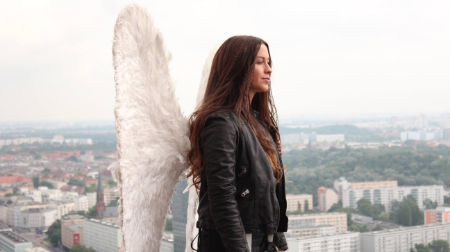 Condenado a prisión el ex mánager que robó a Alanis Morissette