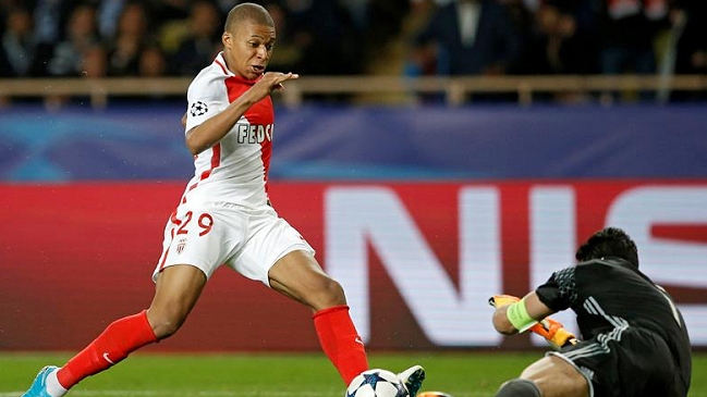 Arsene Wenger reveló que fue a la casa de Mbappé para tratar de ficharlo