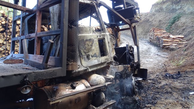 Atentado incendiario afectó a empresa maderera de Panguipulli