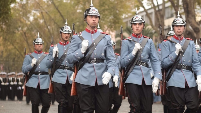 Polémica causó celebración de aniversario de Providencia con desfile militar
