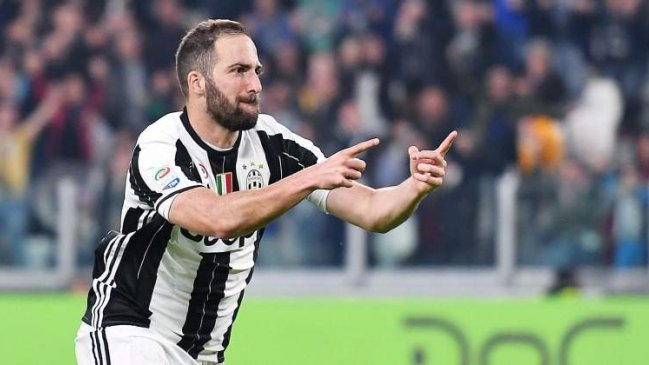 Un golazo de Higuaín en los descuentos permitió el empate de Juventus frente a Torino en el clásico