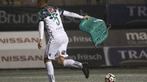 Incidentes interrumpieron el duelo entre Audax Italiano y Santiago Wanderers