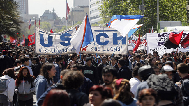 Estudiantes anunciaron nueva marcha para este martes pidiendo el fin del CAE