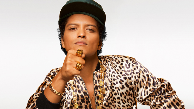 Largas esperas en el inicio de la venta de entradas para Bruno Mars en Chile