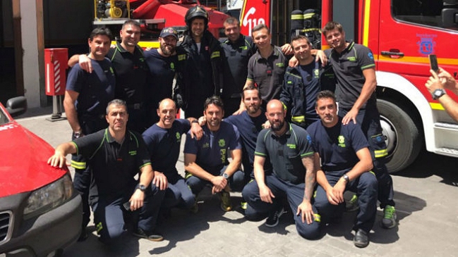 Novak Djokovic cambió la raqueta por el casco de bombero en Madrid