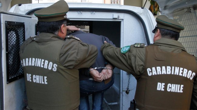 Asaltantes fueron detenidos tras olvidar celular en lugar del delito