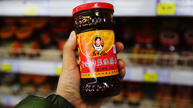 Hombre detenido por revelar fórmulas secretas de salsas a una firma rival