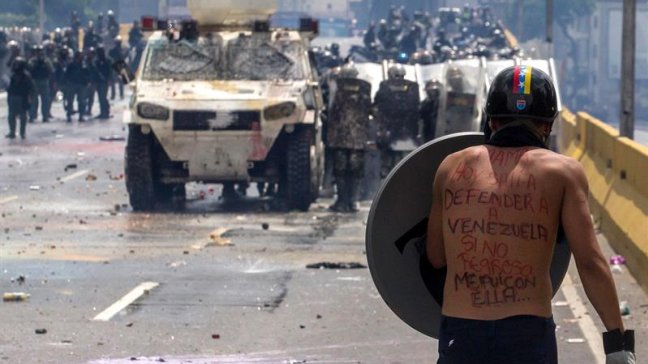 Unos 180 heridos en manifestación opositora en Venezuela