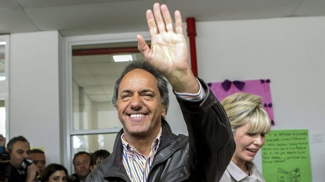 Argentina: Ex candidato será padre a los 60 años en medio de acusaciones de infidelidad