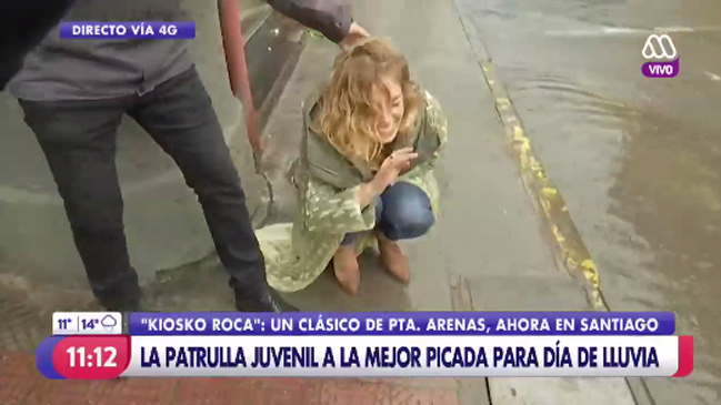 Daniela Castro sufrió divertido chascarro en 