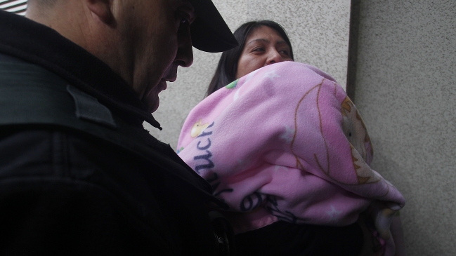 Formalizan a comunera que dio a luz engrillada por robo con intimidación