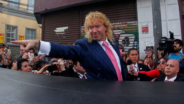 Farkas premió a las dos primeras 