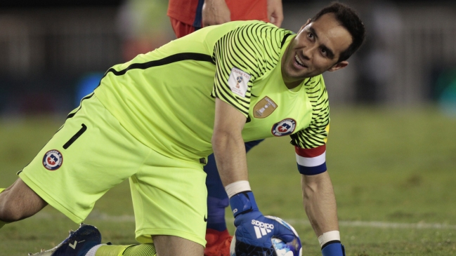 Claudio Bravo agradeció mensaje de menor que espera trasplante de corazón
