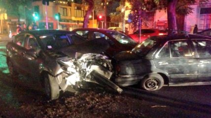   Tres vehículos protagonizaron accidente de tránsito en centro de Santiago 